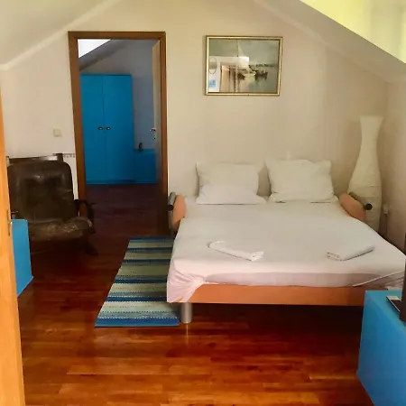 Kuca Keka Apartment Supetar
