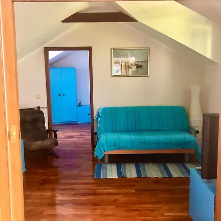 Kuca Keka Apartment Supetar