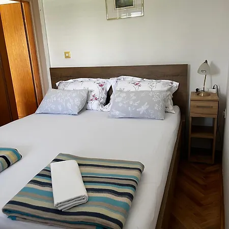 Apartment Kuca Keka Supetar
