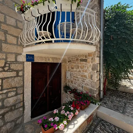 Kuca Keka Apartment *