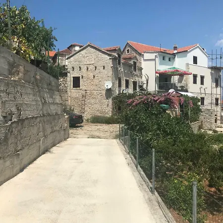 Kuca Keka Apartment *